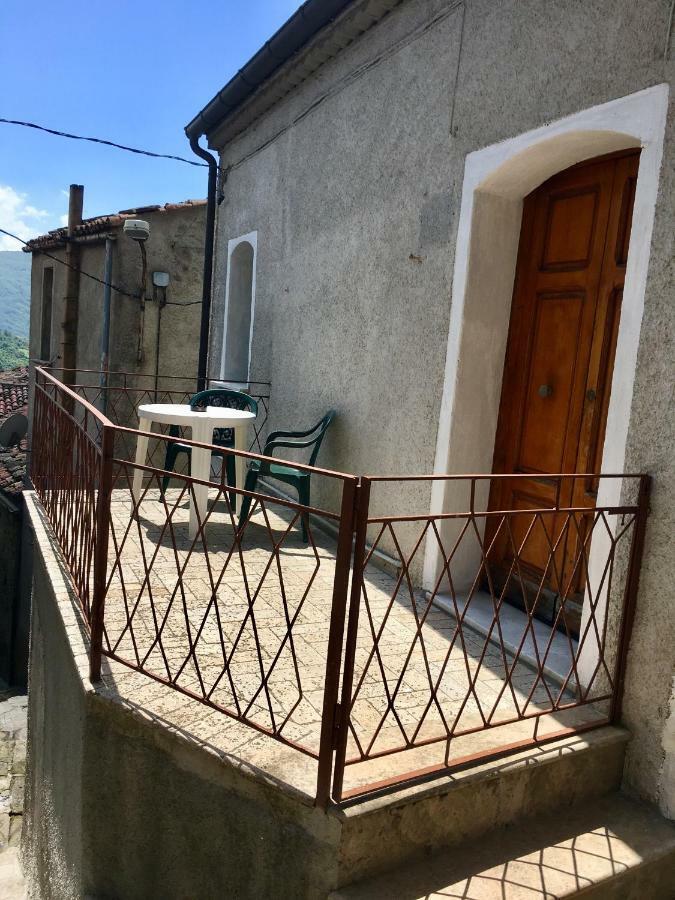 Ferienwohnung La Via Di Fuga Pietrapertosa Exterior foto